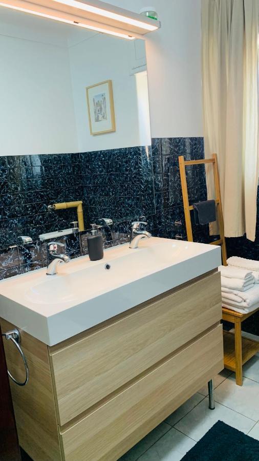 Beautiful Private Room Next To Lisbon - New Paço de Arcos Eksteriør bilde